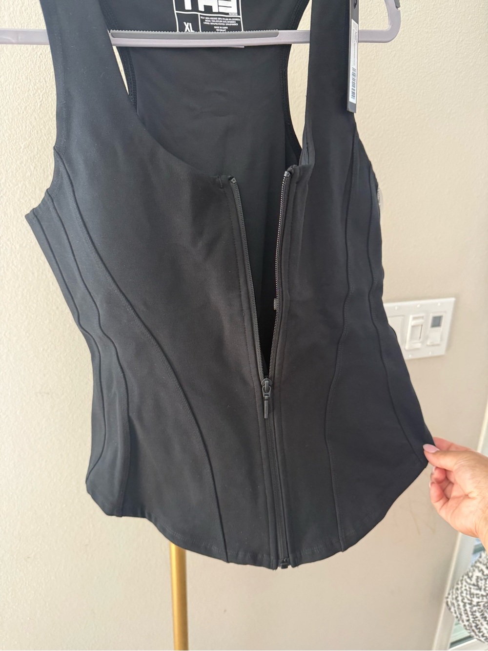 TA3  CORSETY SCOOPNECK TANK - Picture 7 of 8